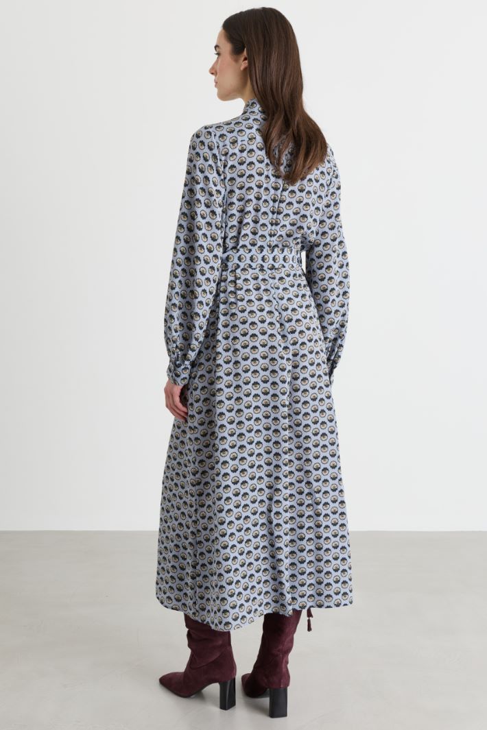 Long belted shirt dress - LIGHT BLUE - Intrend - 4
