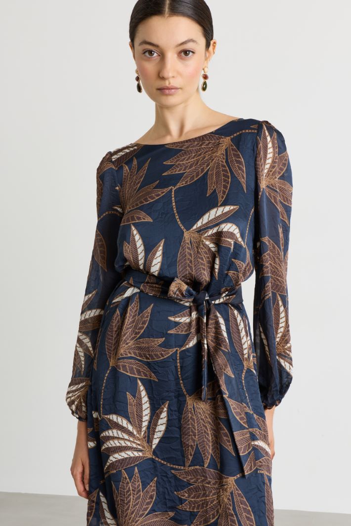 Straight satin dress - BROWN BLUE - Intrend - 3