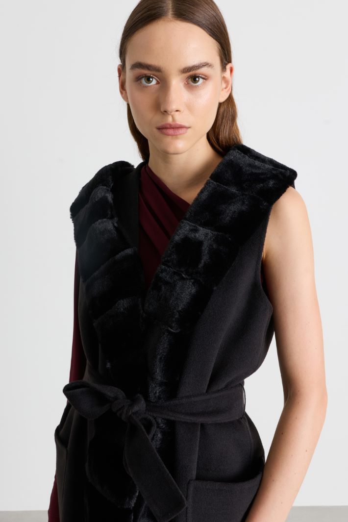 Belted Gilet - BLACK - Intrend - 3