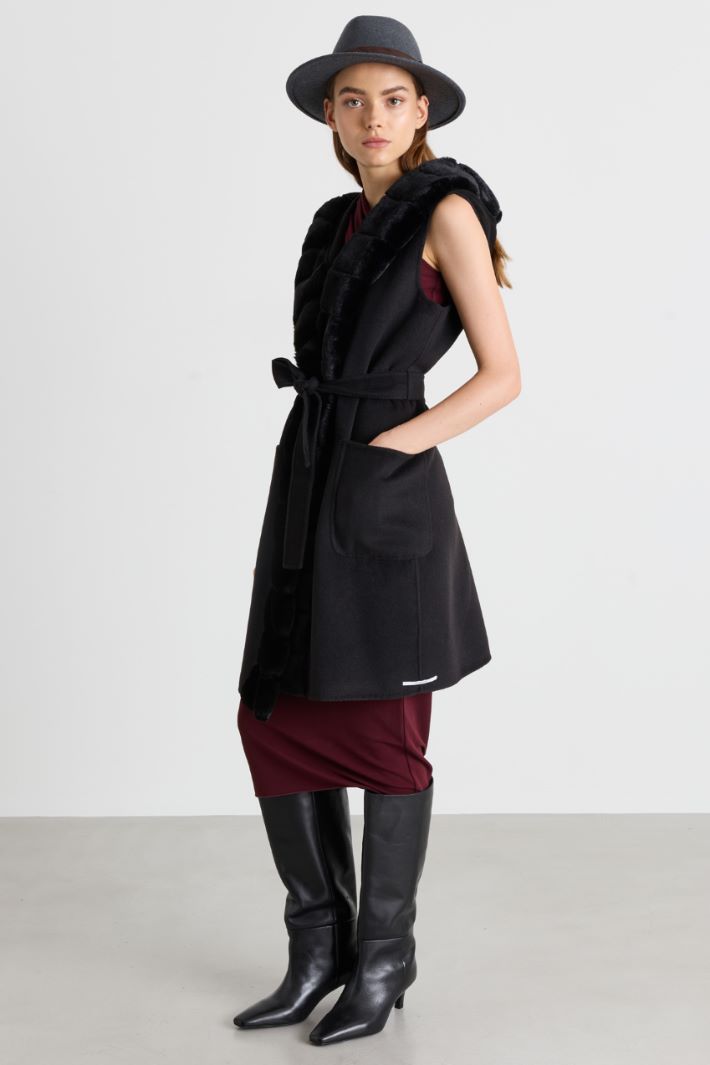Belted Gilet - BLACK - Intrend