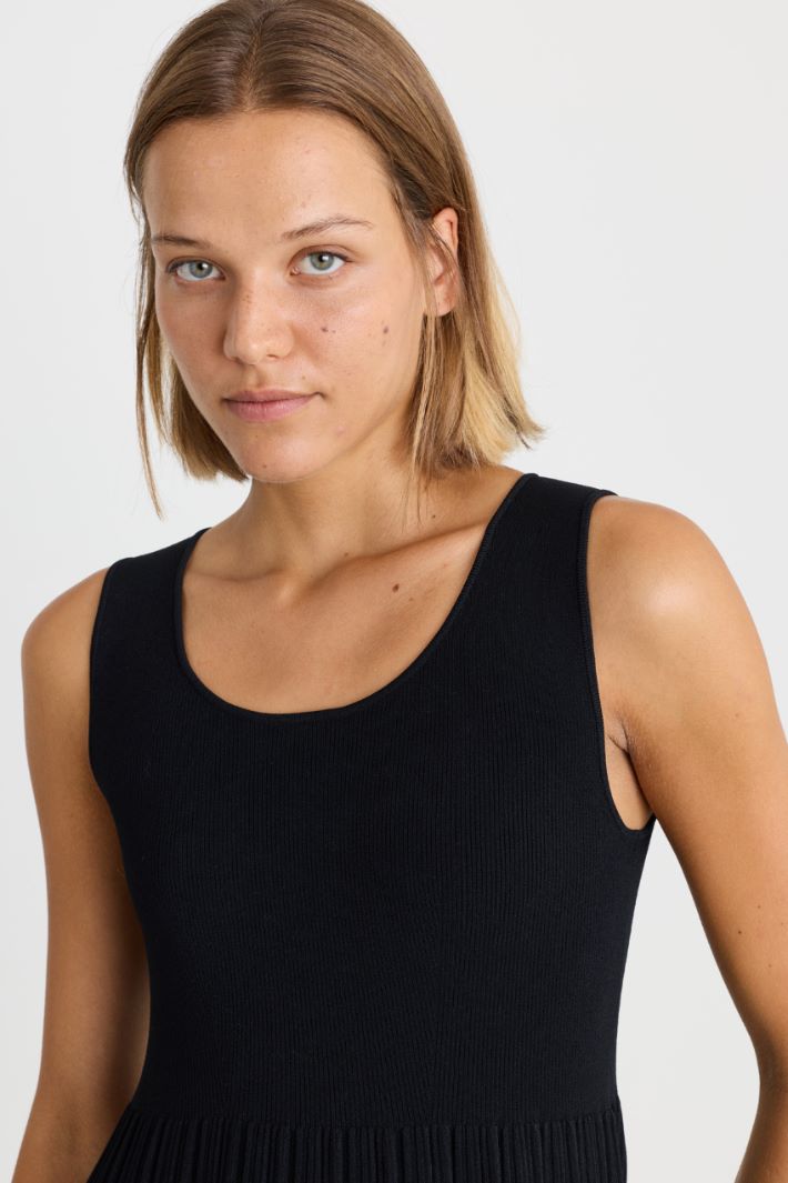 Plissé knit dress - BLACK - Intrend - 3