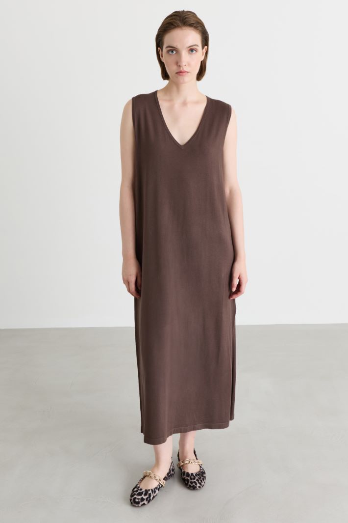 Side-split knitted dress - BROWN - Intrend - 2