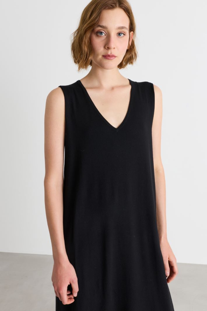 Abito in maglia con spacco laterale - NERO - Intrend - 3
