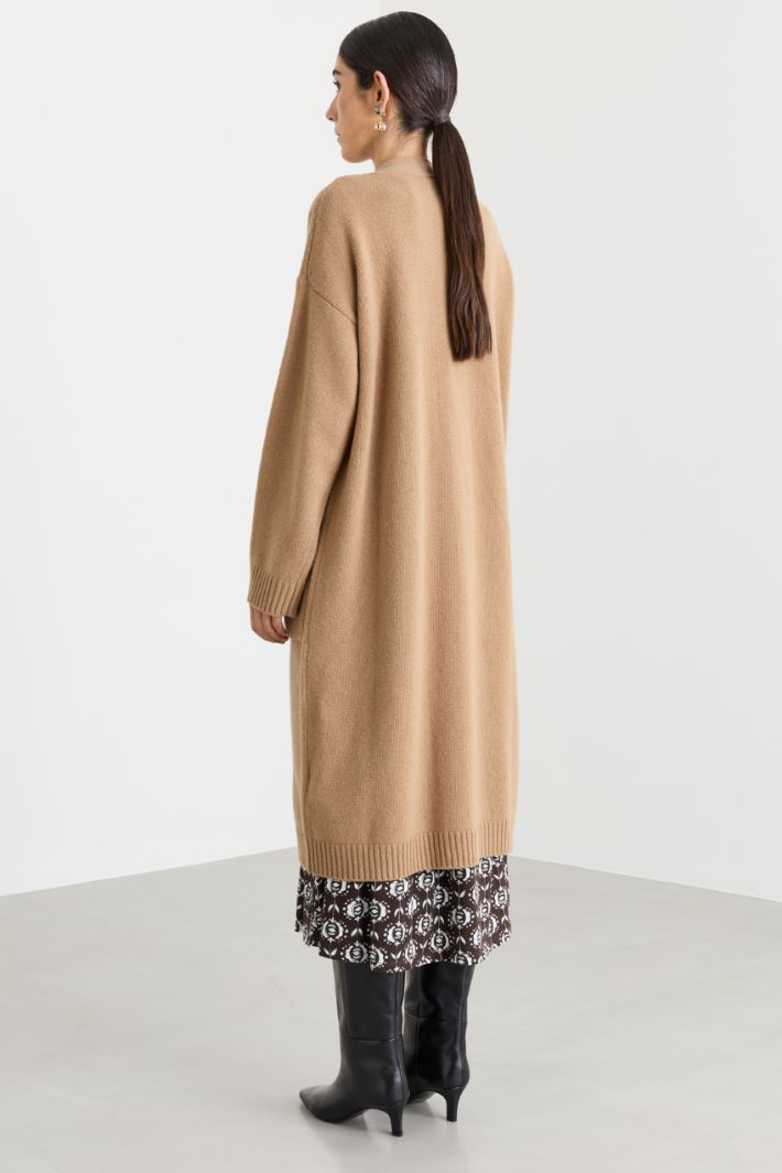 Long cardigan with oversized pockets - CAMEL - Intrend - 4