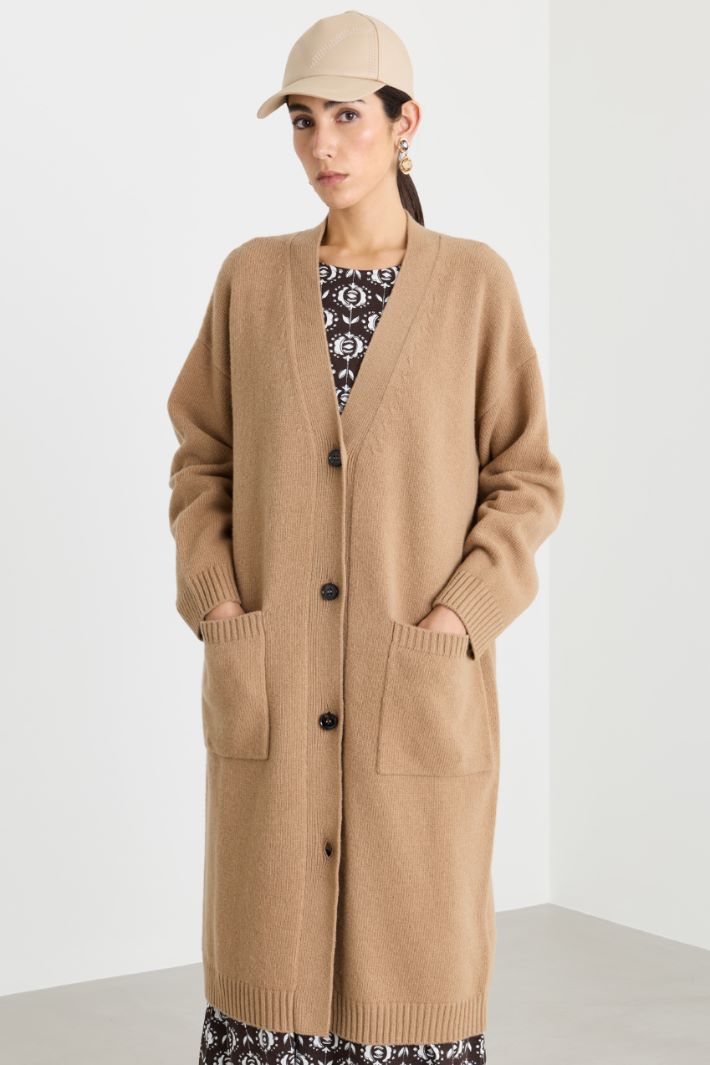 Long cardigan with oversized pockets - CAMEL - Intrend - 2