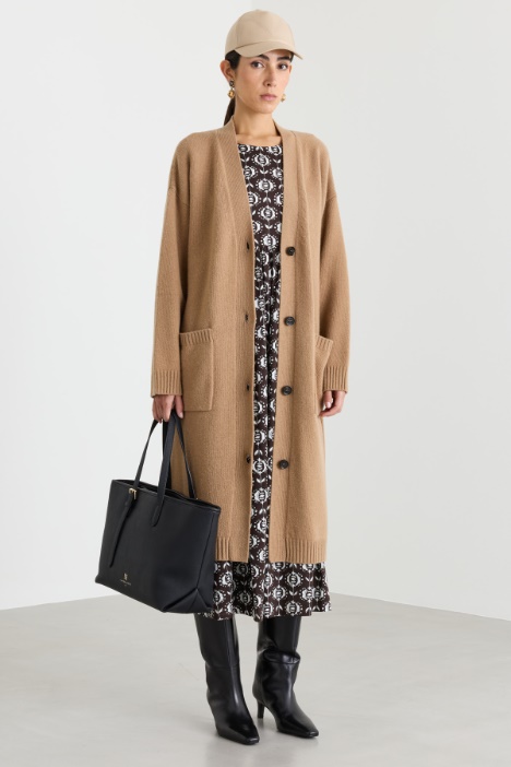 Cardigan lungo con maxi tasche - Intrend