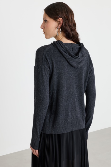 Felpa oversize in maglia con cappuccio