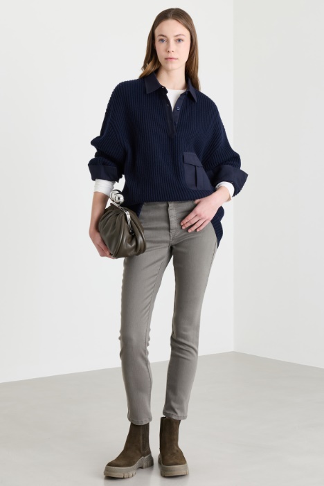 Pullover mit Spitzkragen - Intrend