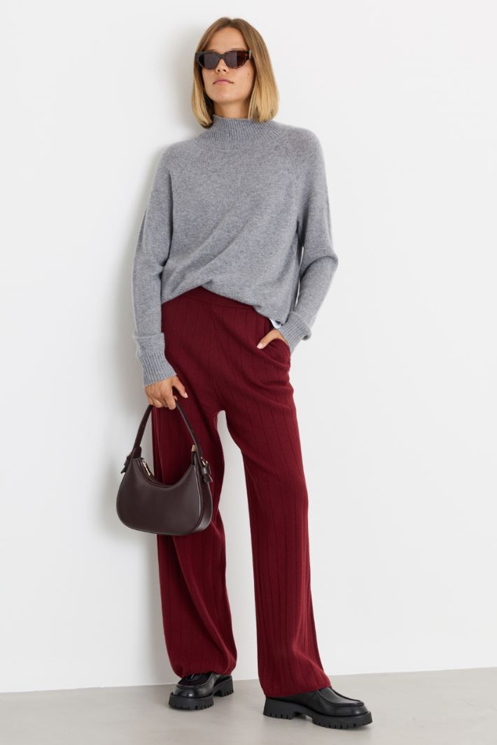 Pullover aus weichem Kaschmir mit Seitenschlitzen - GRAU - Intrend