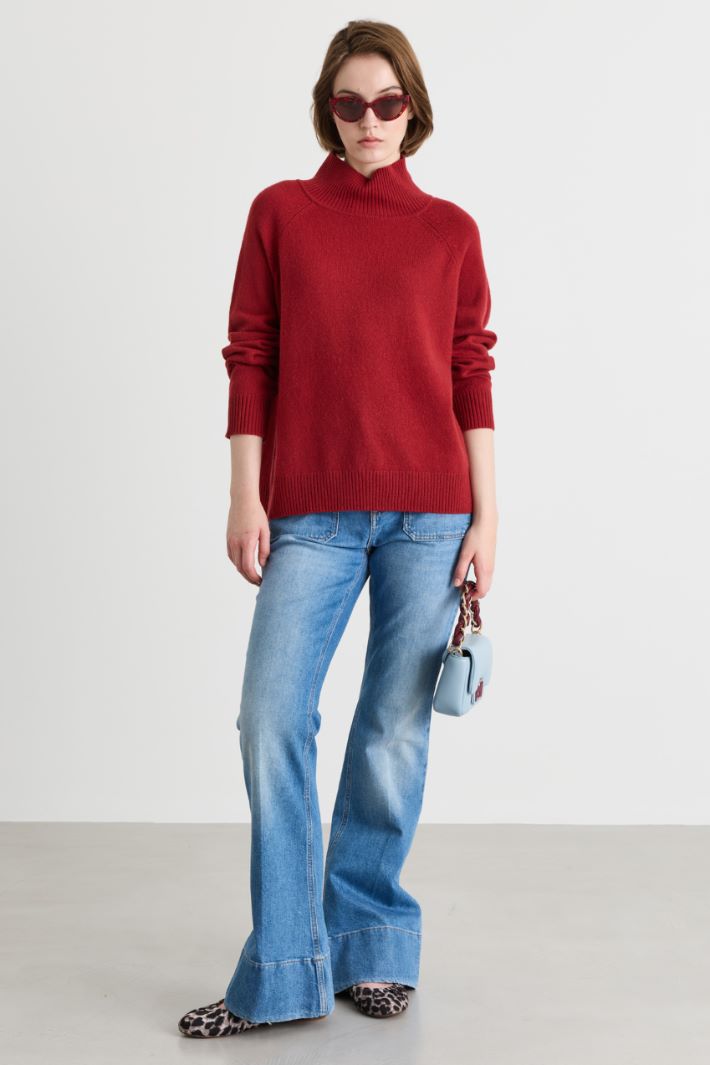 Pullover aus weichem Kaschmir mit Seitenschlitzen - ROT - Intrend