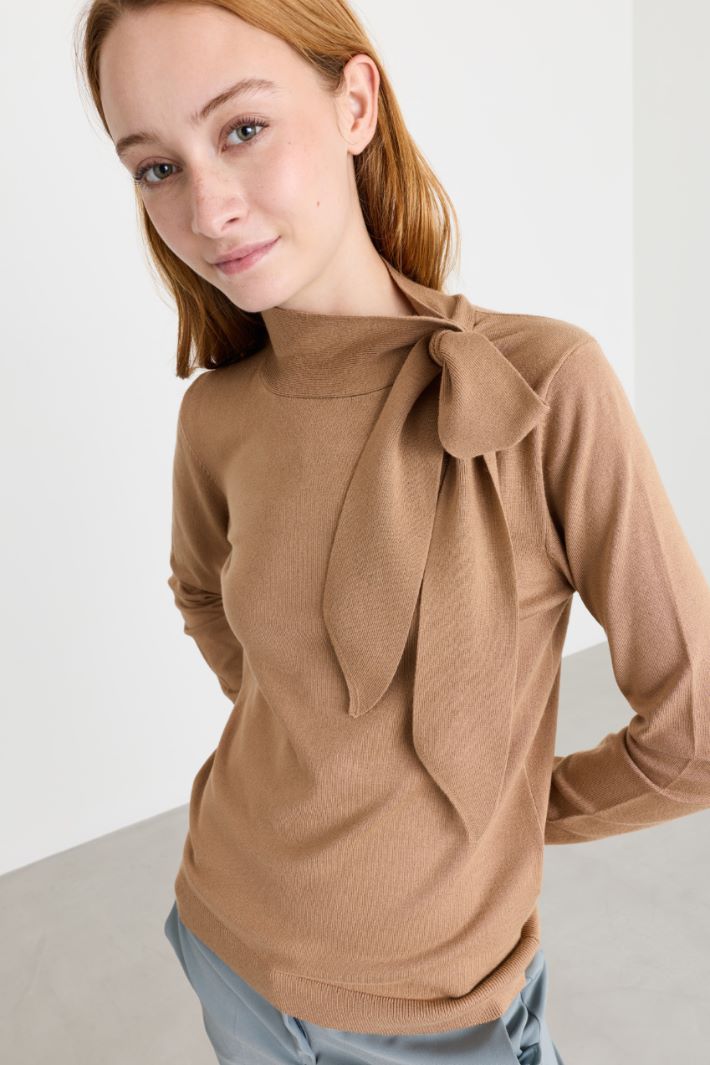 Jumper with scarf - CAMEL - Intrend - 3