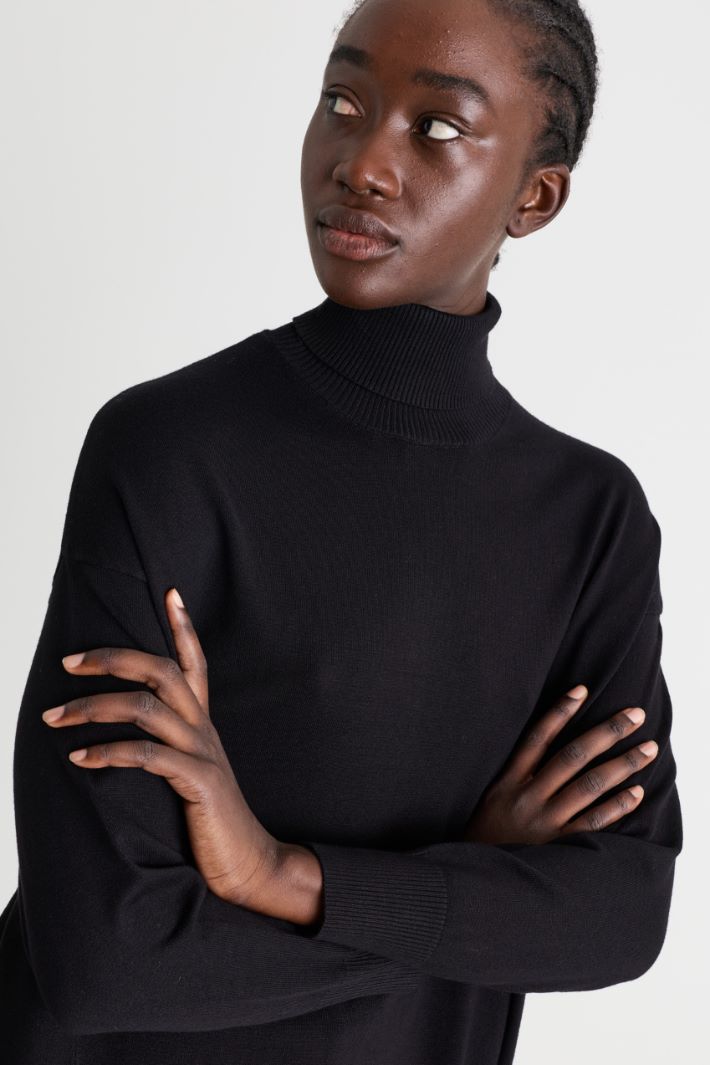 Oversized roll-neck jumper - BLACK - Intrend - 3