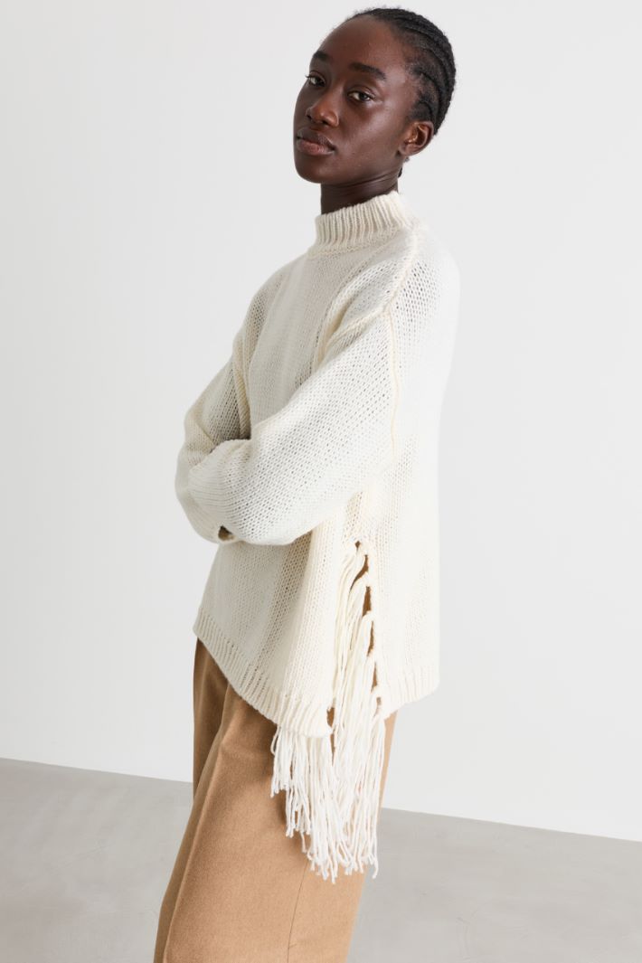 Jumper with side fringes - WHITE - Intrend - 3