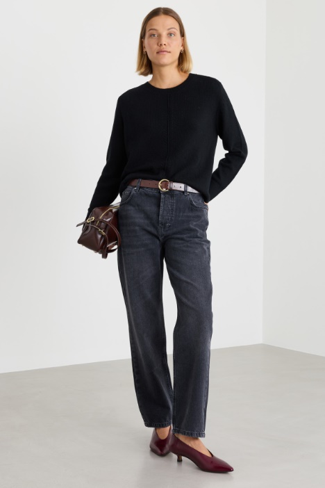 Gerade geschnittener Pullover mit Seitenschlitzen - Intrend