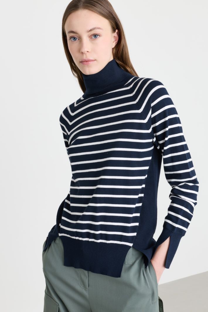 Stretch jumper with slits - BLUE WHITE - Intrend - 3