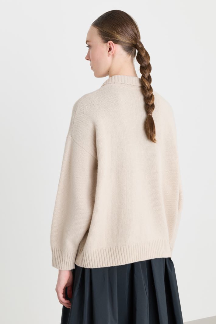 Maglia con scollo aperto a V - BEIGE - Intrend - 4