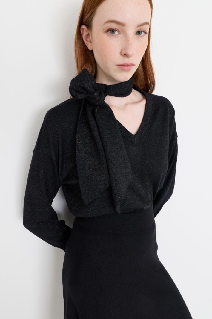 Oversized jumper with scarf - BLACK - Intrend - 3