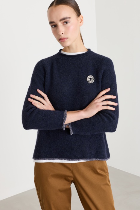 Jumper with jewelled brooch - Intrend
