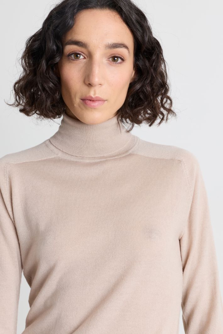 Enganliegender Rollkragenpullover - BEIGE - Intrend - 3