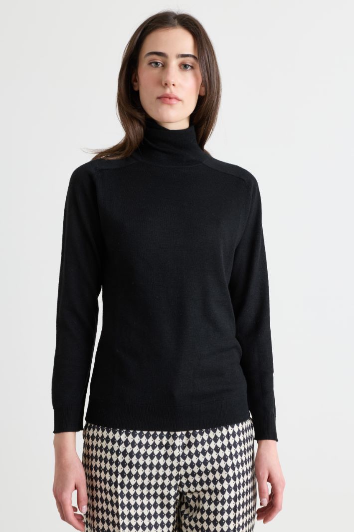 Slim-fit roll neck jumper - BLACK - Intrend - 2