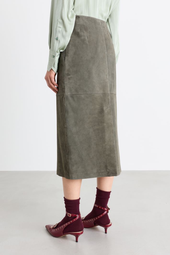 Suede Pencil Skirt with Vent - GREEN - Intrend - 4