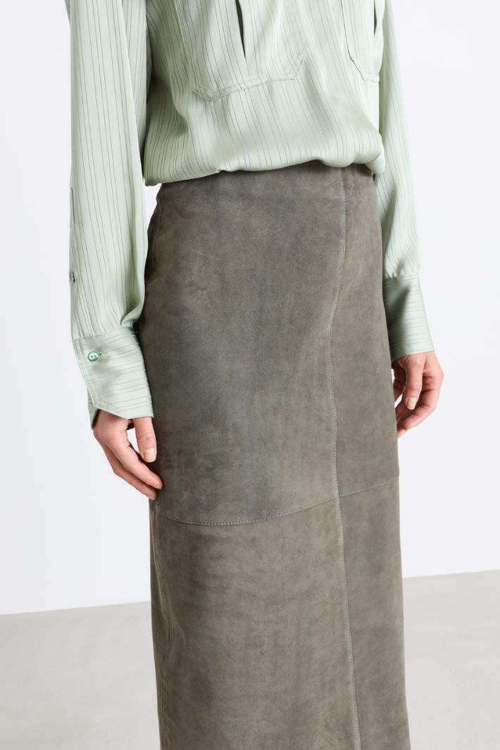 Suede Pencil Skirt with Vent - GREEN - Intrend - 3