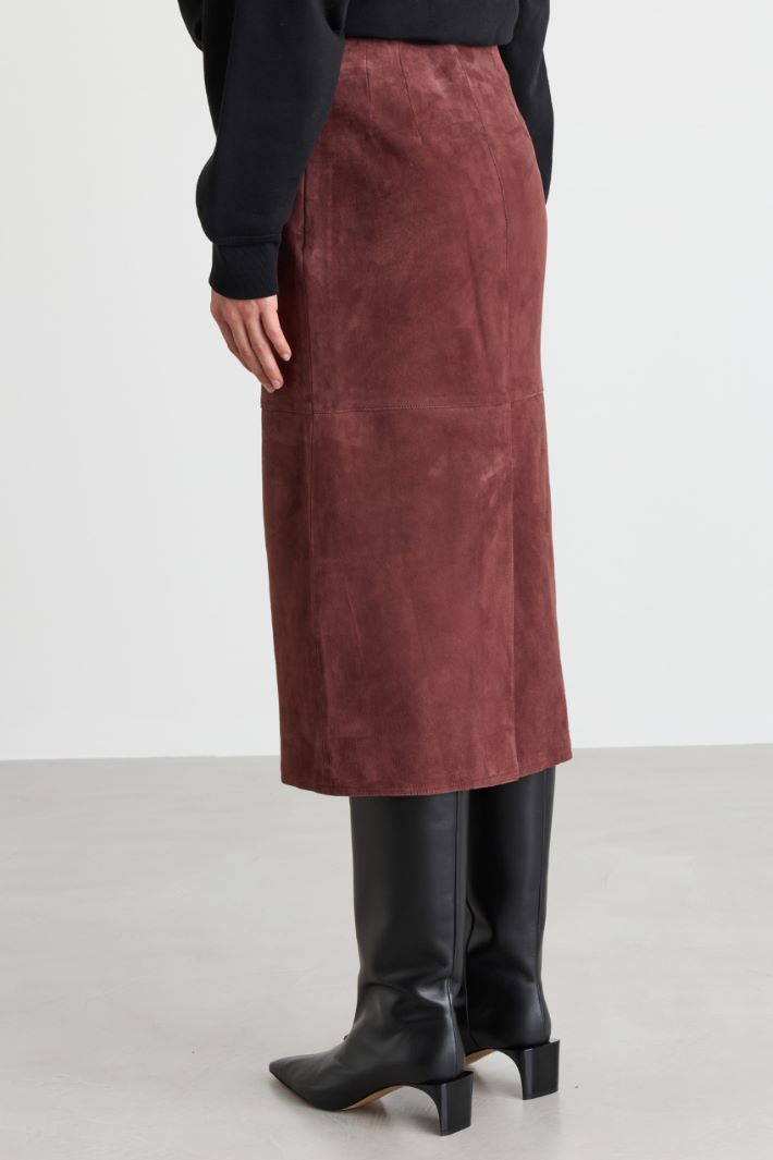 Suede Pencil Skirt with Vent - BORDEAUX - Intrend - 4