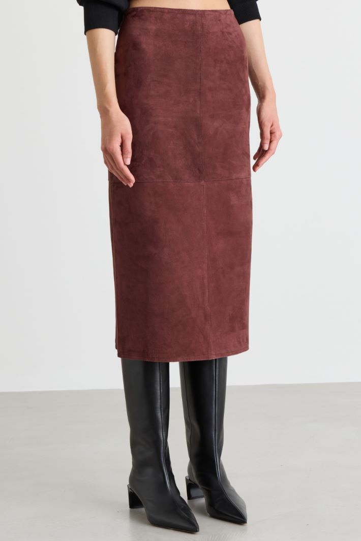 Suede Pencil Skirt with Vent - BORDEAUX - Intrend - 2