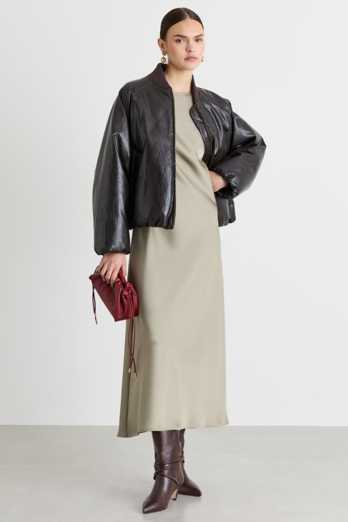 Cropped bomber jacket in coated jersey - BROWN - Intrend