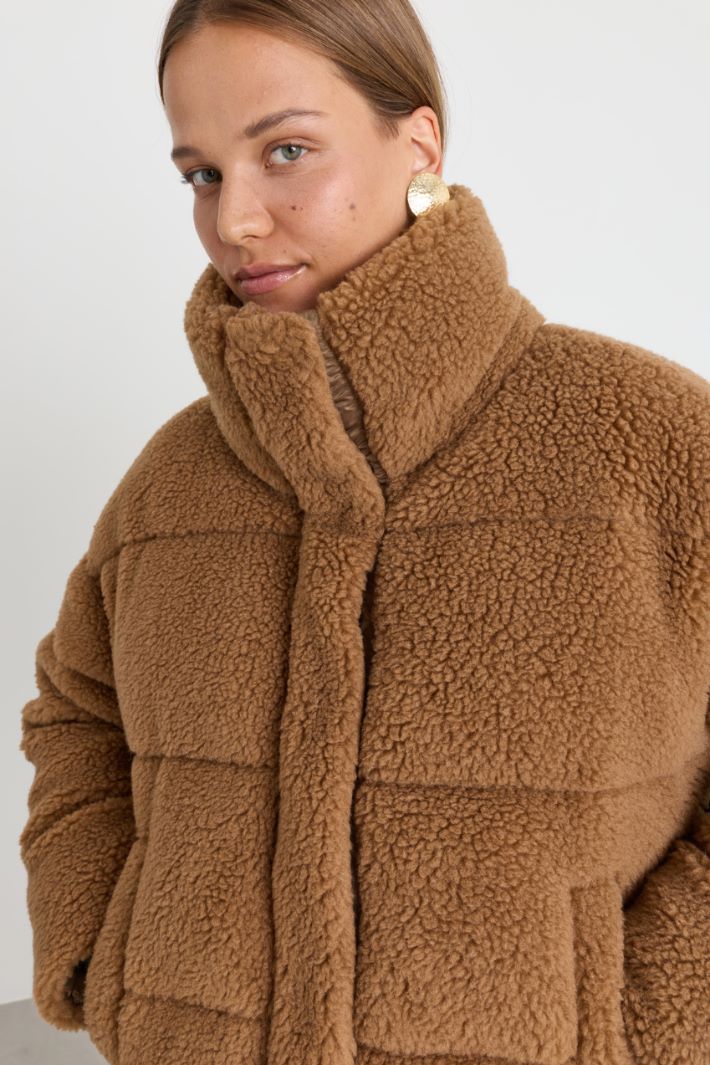 Doudoune crop en tissu doux - CHAMEAU - Intrend - 3