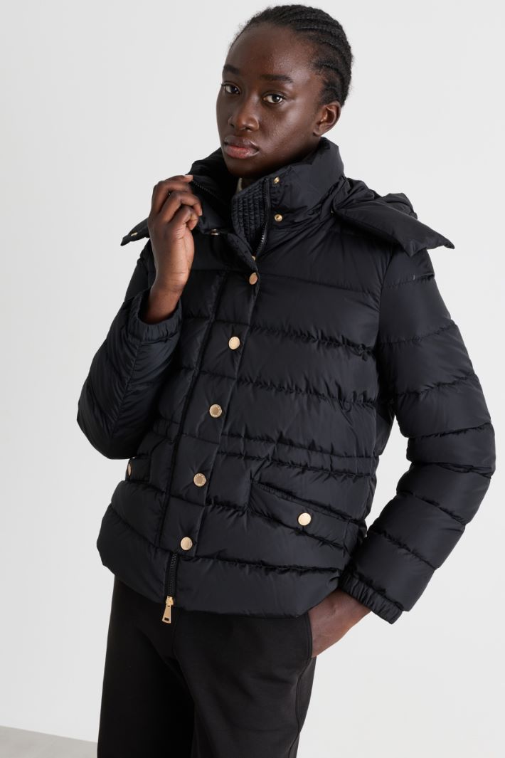 Short padded jacket in water-repellent taffeta - BLACK - Intrend - 2