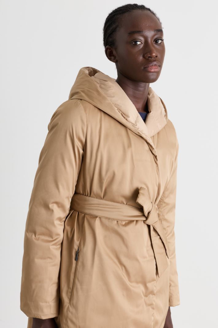 Reversible down jacket in water-repellent fabric - CAMEL - Intrend - 3