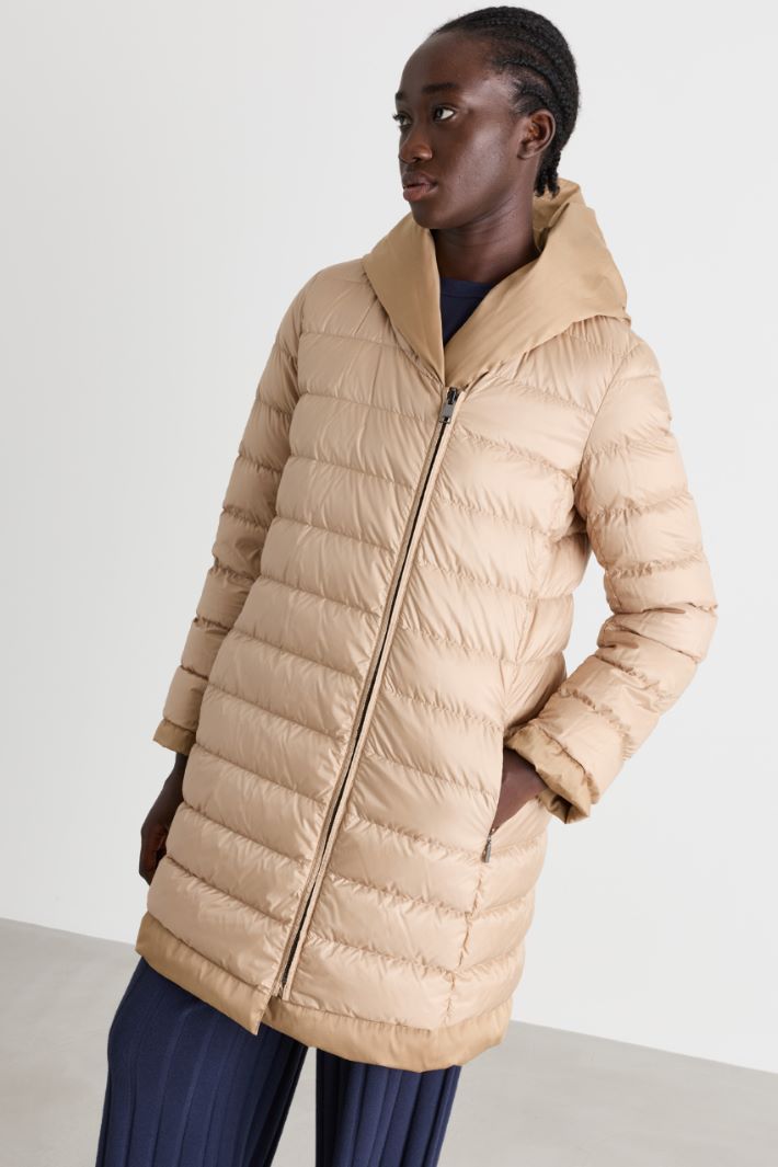 Reversible down jacket in water-repellent fabric - CAMEL - Intrend - 4