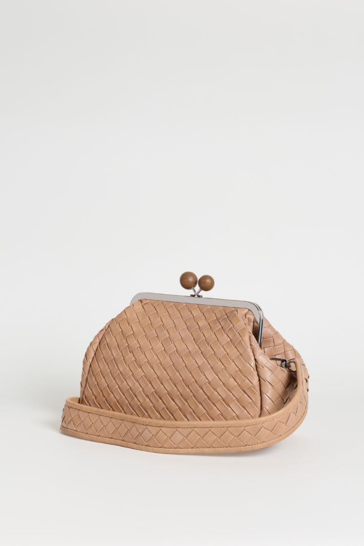 Geflochtene Lederclutch - KAMEL - Intrend - 2