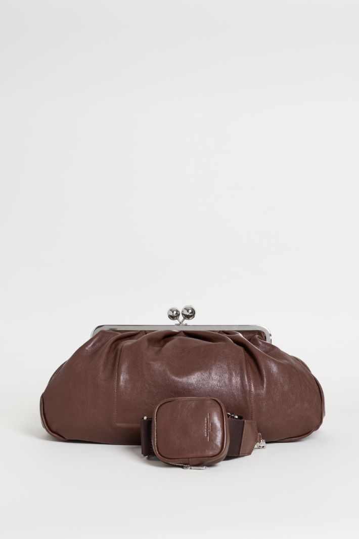 Soft leather clutch bag - BROWN - Intrend - 3