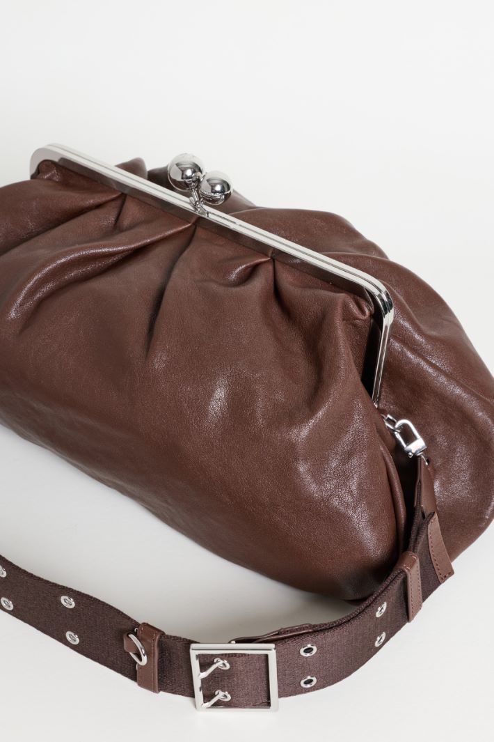 Soft leather clutch bag - BROWN - Intrend - 4