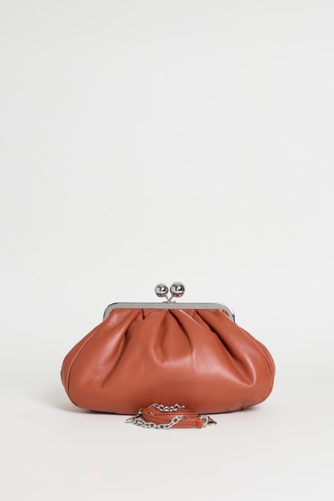 Clutch in pelle con doppia tracolla