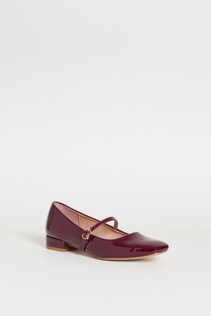 Ballerinas in Lackoptik - BORDEAUX - Intrend - 2