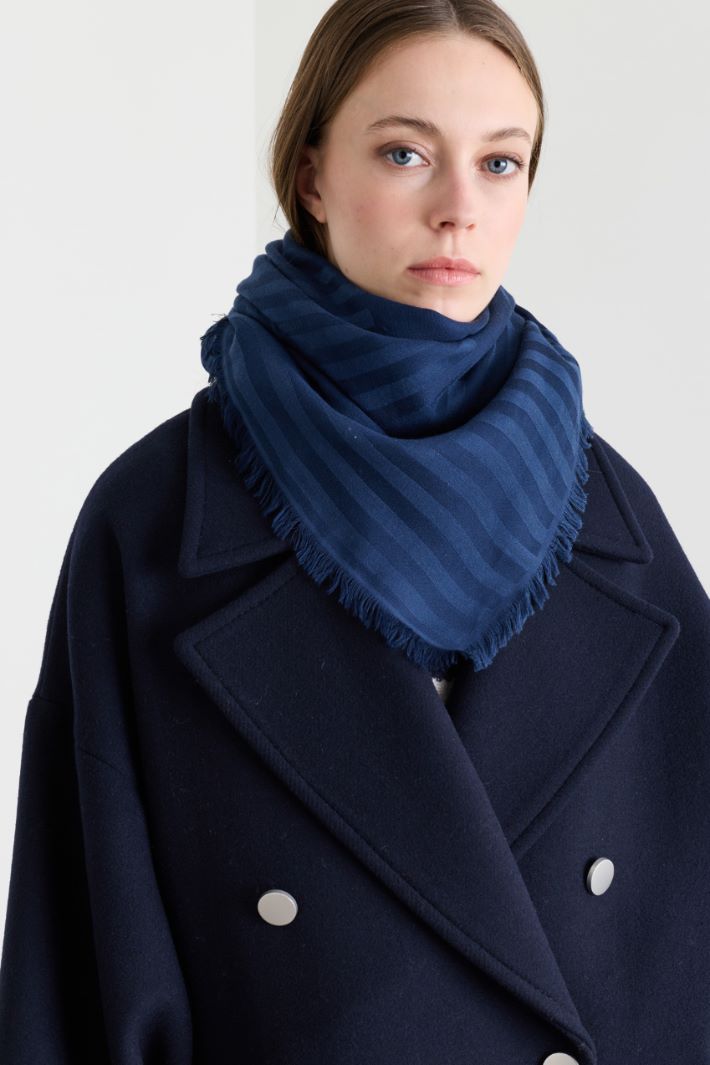 Oversized square shawl - BLUE - Intrend - 2