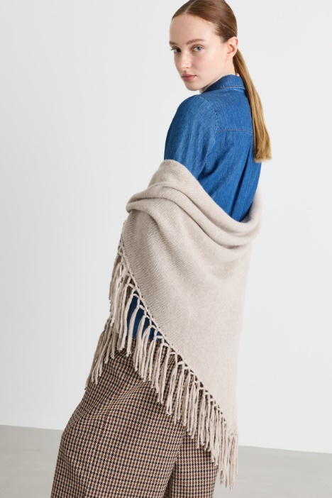 Fringed wool shawl - Intrend