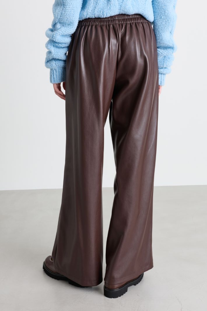 Straight coated jersey trousers - BORDEAUX - Intrend - 4