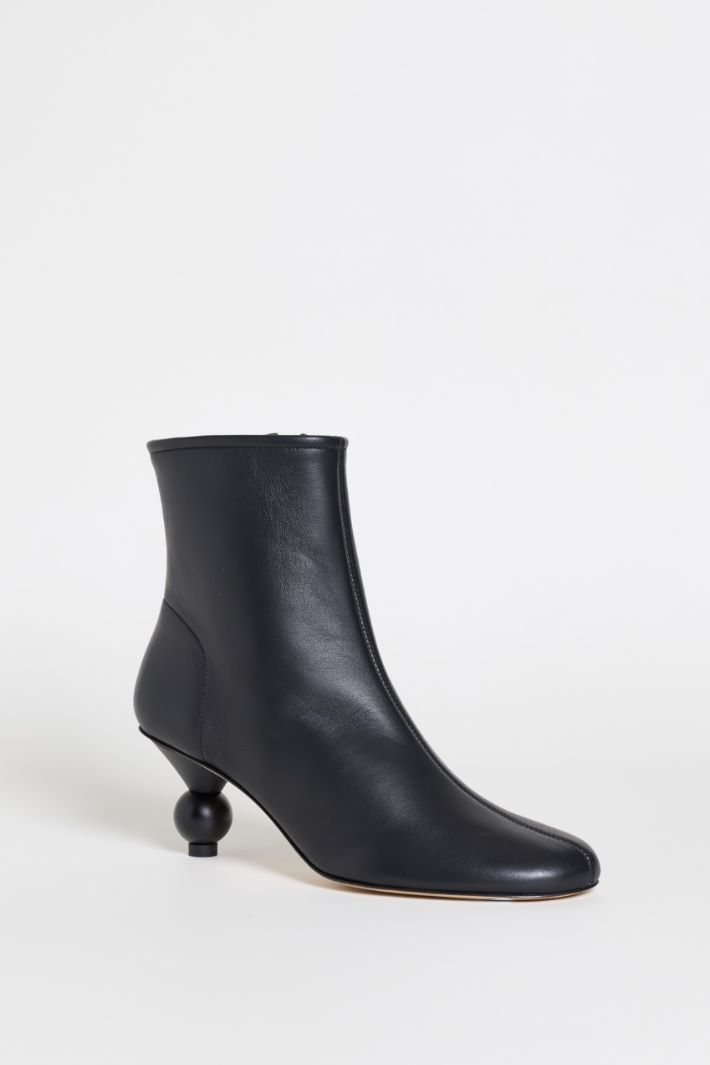 Boule Heel Ankle Boots - BLACK - Intrend - 2