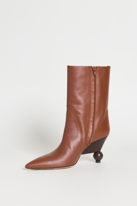 Stivaletto con tacco boule
