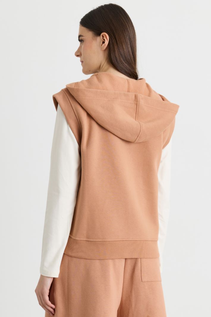 Gilet boxy in felpa - CAMMELLO - Intrend - 4