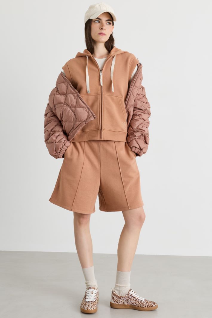 Gilet boxy in felpa - CAMMELLO - Intrend