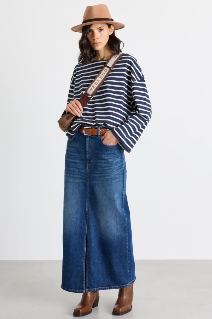 Boxy boat-neck T-shirt - BLUE - Intrend