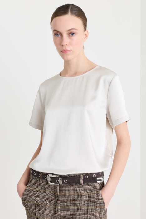 Keyhole-back satin T-shirt - Intrend
