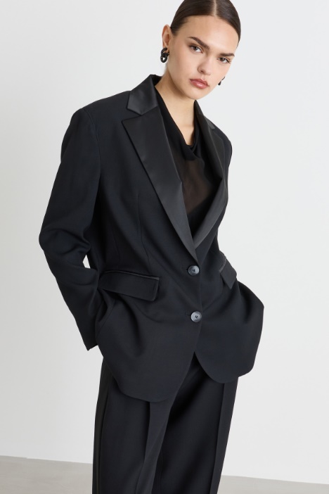 Flowing Tuxedo Blazer - Intrend