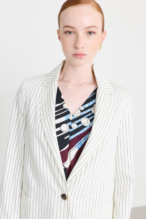 Blazer gessato in twill fluido