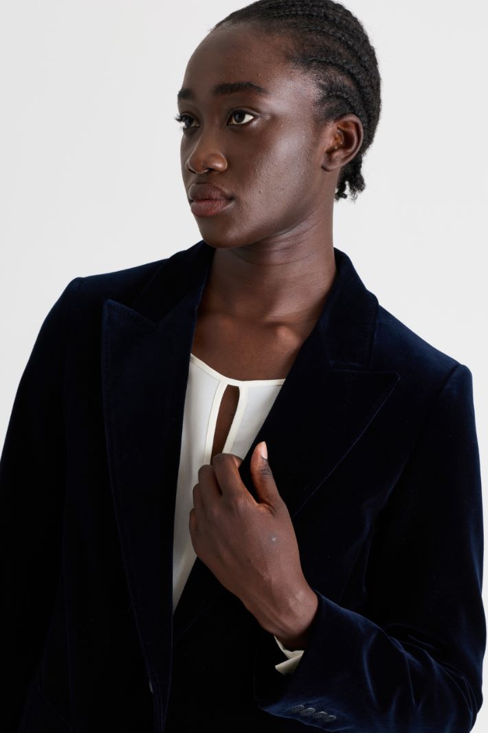 Smooth velvet blazer - BLUE - Intrend - 3